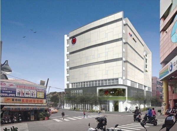 彰化市光復郵局即將改建為地下3層、地上6樓的綜合大樓，除郵局使用以外，還規劃有影城、美食廣場及健身中心。模擬照片／中華郵政公司提供