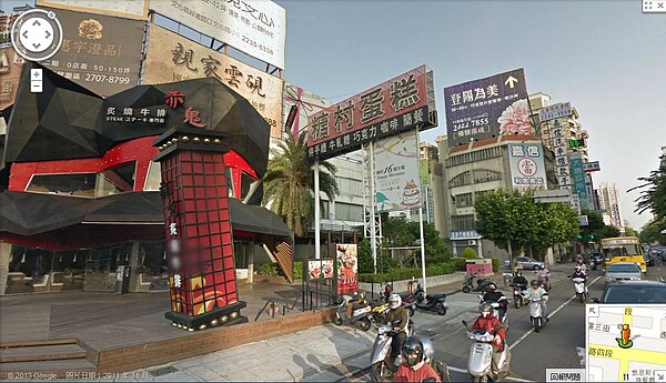 北屯崇德路也有多家知名連鎖餐飲業者進駐,不輸給南屯公益路。(圖/擷取自google maps)
