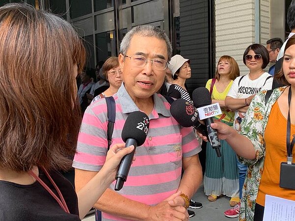 死者家屬蘇進法認為,士林地檢署第3次處分書的內容與前2次內容相同,看得出檢察官仍在維護八仙樂園。(李文正攝)