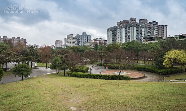 樂齡族的退休居住條件，以捷運、醫院、公園、鄰近子女居住地為首選條件。好房網資料照