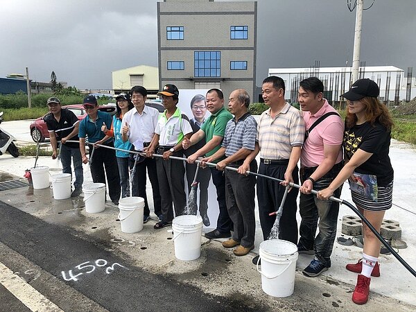 台南市和順工業區台江大道一段自來水，今天通水啟用。圖/台灣自來水公司第六區管理處提供