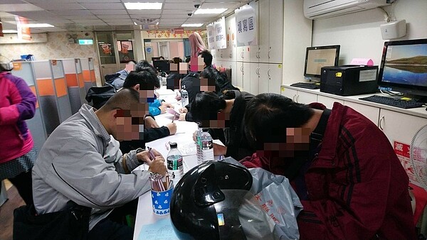 勞動部北基宜花金馬分署基隆就業中心18日下午2時至4時，在中正路102號就業中心辦理聯合徵才活動，邀請10家優質廠商，提供216個工作機會。（聯合報記者游明煌／翻攝）