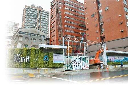 新北市中和四號公園危老重建案,基地位於新北市中和區中安街88號。(陳君瑋攝)