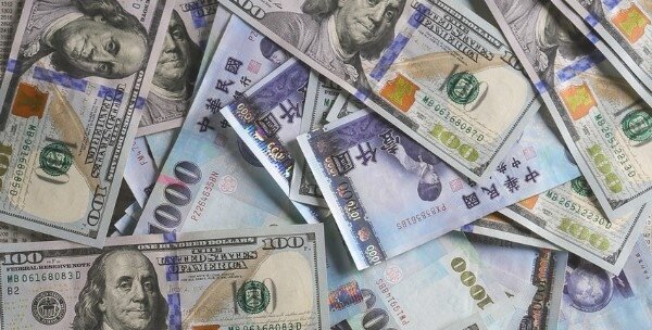 央行總裁楊金龍強調,短期外資進出已成為影響新台幣走勢的重要因素。圖/中時資料照片