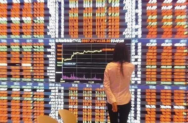 台股現金股息殖利率近年平均在4%以上,壽險業搶進。圖/聯合報系資料照片