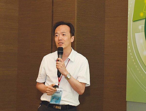 台達電子照明解決方案處長林昆閱。圖/成大提供