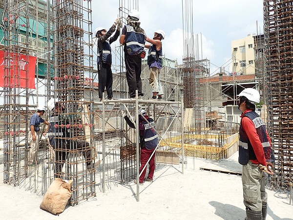 台灣建築安全履歷協會，舉辦施工品質觀摩會，讓建商施工透明化。圖／台灣建築安全履歷協會提供