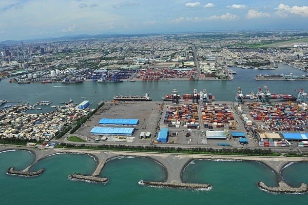 旗津海岸離岸堤。(圖/高雄都發局)