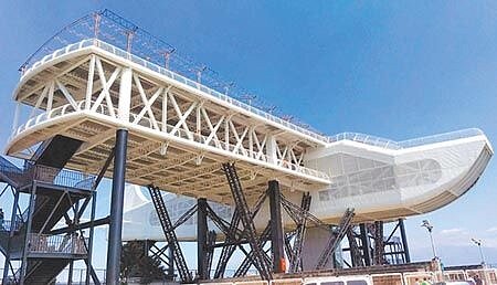 大鵬灣國際休閒特區16日起停止部分營業,鵬管處表示,周邊遊湖船及水上遊憩活動、景點,均正常營運及開放。(潘建志攝)