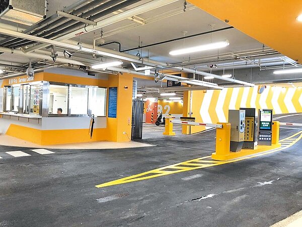 新北市府受理由里長、議員等提案興建的停車場多達97件,圖為將於月底啟用的三重商工全智慧停車場。(譚宇哲翻攝)