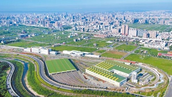 台中捷運綠線北屯機場，周邊各項大型投資案持續進行中，帶動經濟發展，也創造更多就業機會。（台中市政府提供）
