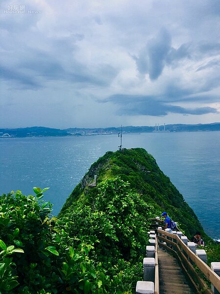 從基隆嶼半山腰的涼亭俯瞰海檻。(好房網News楊欽亮 攝)