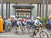 18小騎士挑戰10天單車環台