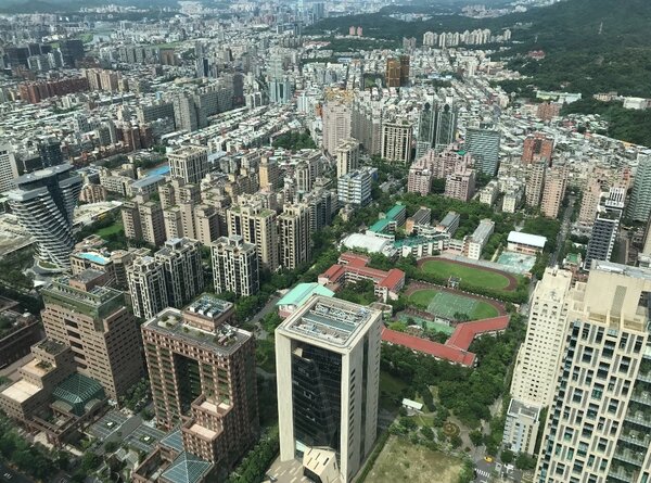 台北市地政局推出「社區交易履歷4.0」，標榜每一棟建物的交易資料都可以查詢。好房網News記者李彥穎攝