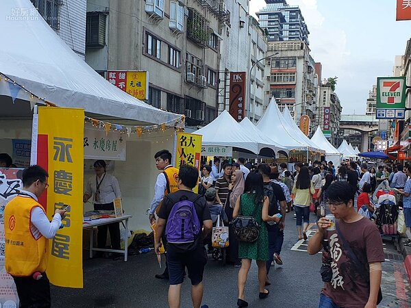 東區舉辦混東區活動,永慶房屋熱烈參與,柯市長也到場11