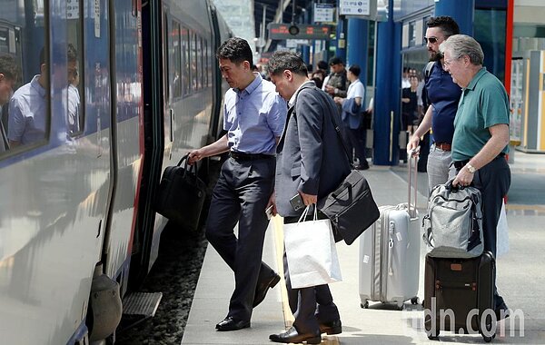 高鐵自8月1日調整周一至周五,1510車次及802車次之自由座車廂配置。本報資料照片