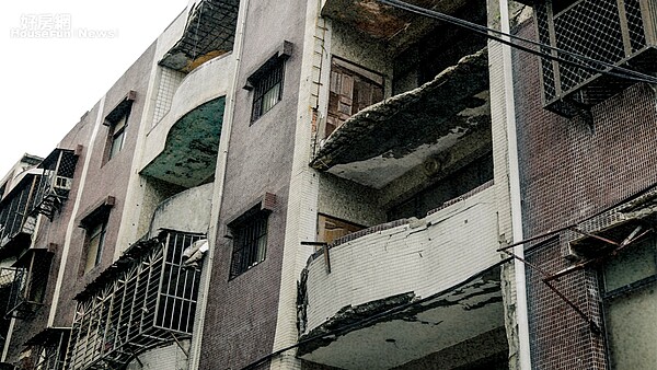 新北市政府舉辦危老建物攝影展,民眾紛紛上傳照片。照片新北市城鄉局提供