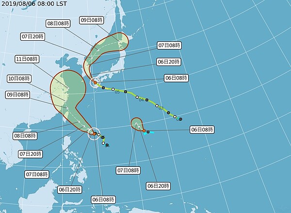 目前太平洋地區有兩個颱風,和一個熱帶性低氣壓(T.D.)。圖/取自氣象局網站