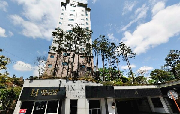 Hill Top Treasure擁有UN Village一帶最佳制高點。(翻攝自Naver)