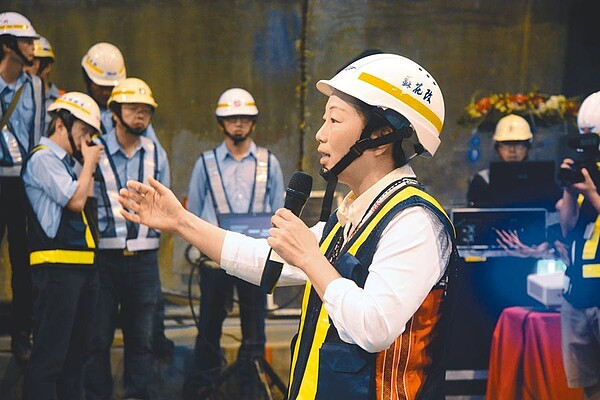 仁水隧道水霧系統會於水災發生6分鐘內,經由系統自動感應煙霧,噴出高壓水霧,降低隧道內溫度,避免隧道結構燃燒毀壞。(王昱凱攝)