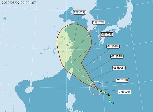 氣象局副局長鄭明典表示,利奇馬的預測路徑已經相當穩定,接近台灣時的位置,應該在這張圖的不確定範圍之內。翻攝鄭明典臉書