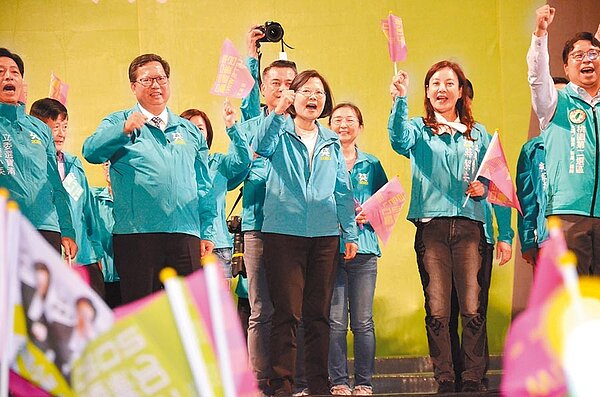 蔡英文總統桃園市北區競選總部1日成立,蔡總統拋出5個「有心」政策,爭取民眾支持。(賴佑維攝)