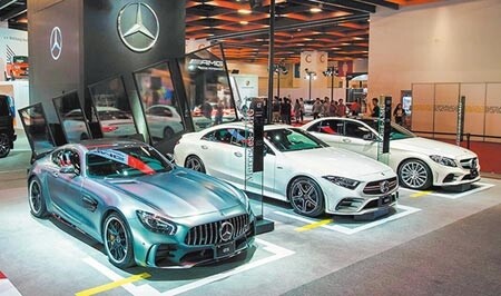 台灣賓士與和泰汽車代理的Lexus在11月演出掛牌戰,賓士險些輸掉龍頭寶座。圖/中時資料照片