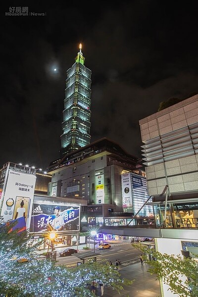 信義威秀和新光三越空橋