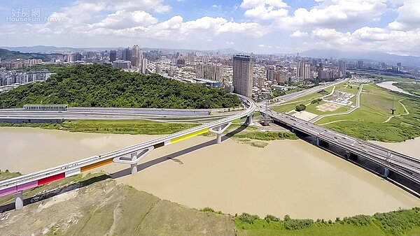 環狀線-跨河段彩虹橋及心型帽梁