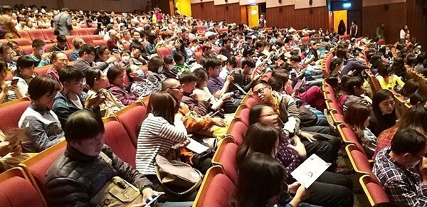 現場反應熱烈,從頭到尾毫無冷場,平常不看相聲的觀眾也非常開心。圖/永慶慈善基金會提供