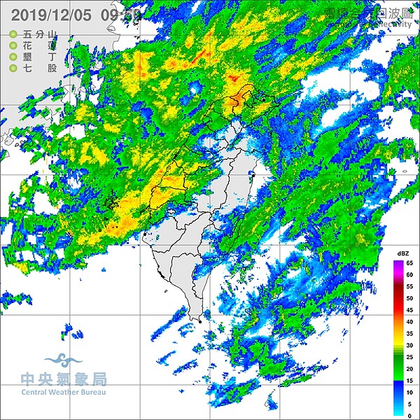 東北季風及南方雲系影響，5日宜蘭地區、基隆北海岸及大臺北山區有局部大雨發生的機率。圖／中央氣象局提供