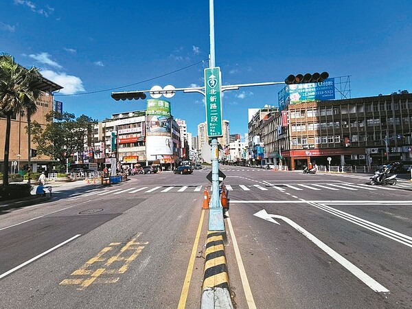 新店區中正陸橋完成拆除工程，打造乾淨天際線。 圖／新北市工務局提供