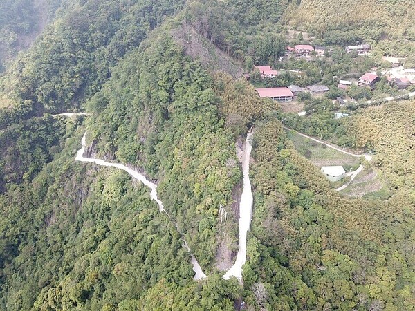 司馬庫斯道路改善工程提前完工，即起已經開放道路通行。圖／新竹縣原民處提供