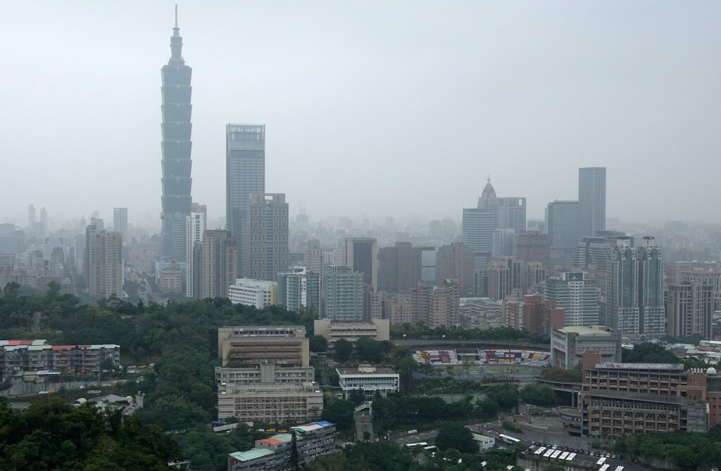 環保署表示,今晚東北季風增強,冷空氣夾帶中國汙染物南下,明天凌晨起將影響我國北部空品,並逐步影響中部以南。 聯合報系資料照片/記者曾吉松攝影