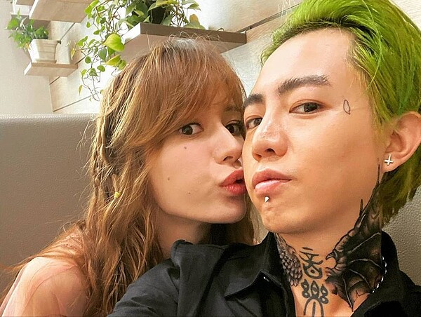 謝和弦認偷吃直播主,與老婆Keanna婚姻破滅。圖/摘自臉書