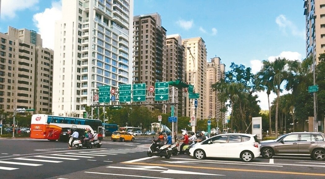 民眾看屋可參考各縣市優良公寓大廈評選的社區,同時兼顧居住品質,住得安心有保障。 圖/聯合報系資料庫