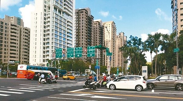 民眾看屋可參考各縣市優良公寓大廈評選的社區,同時兼顧居住品質,住得安心有保障。 圖/聯合報系資料庫