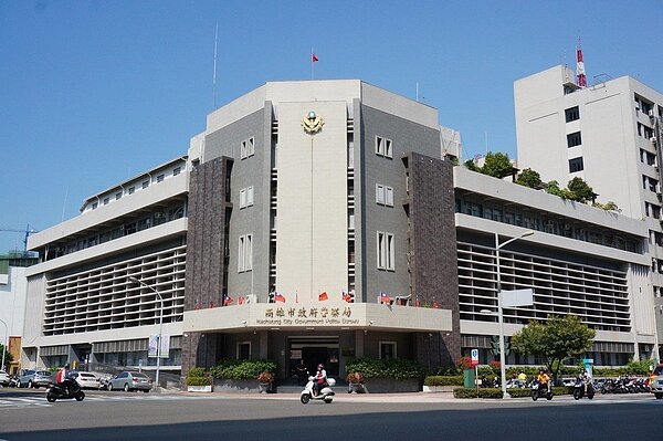 高雄市警察局今上午通知下轄各分局「統籌防彈背心」,不少基層單位防彈背心被收走,重新分配。圖/聯合報系資料照