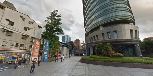 大潤發中崙店是台北市中，量販店周邊宅房價最高的地方。取自Google Maps