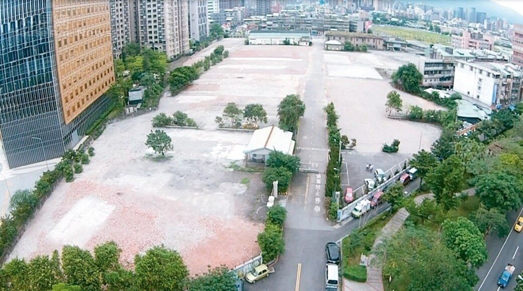 台電北部儲運中心南港舊址基地，位於台北市忠孝東路六段。照片仲量聯行提供