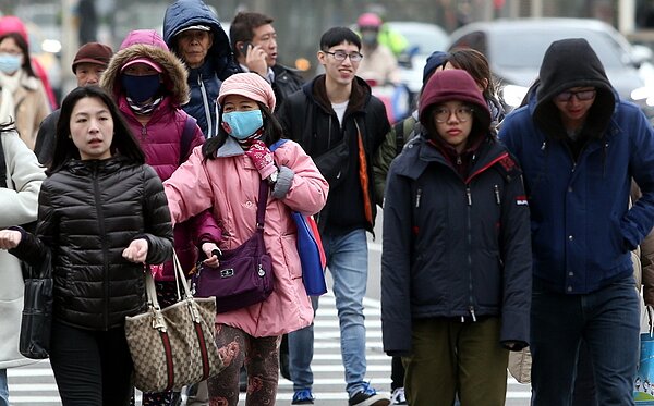 中央氣象局說,,周日新一波東北季風影響只到下周一,平安夜和耶誕節都會是好天氣。 圖/聯合報系資料照片
