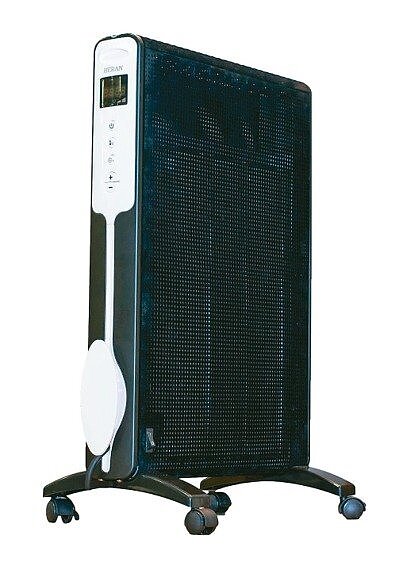 【防水】具防水功能,可以放在浴室使用的電膜式電暖器。 圖/HERAN禾聯提供