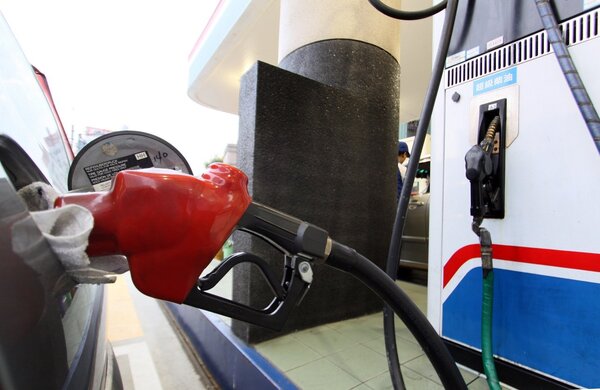 農曆年節期間油氣類價格凍漲，包括天然氣及各式汽、柴油價格都將只調降不調漲。 圖／聯合報系資料照片