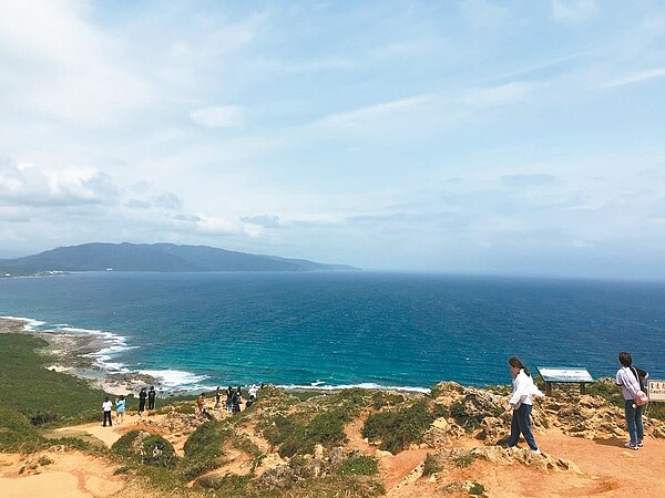 在秋冬旅遊補助的刺激下，今年跨年假期雖然只有一天，墾丁觀光依然開出紅盤，讓業者信心大增。 圖／聯合報系資料照片