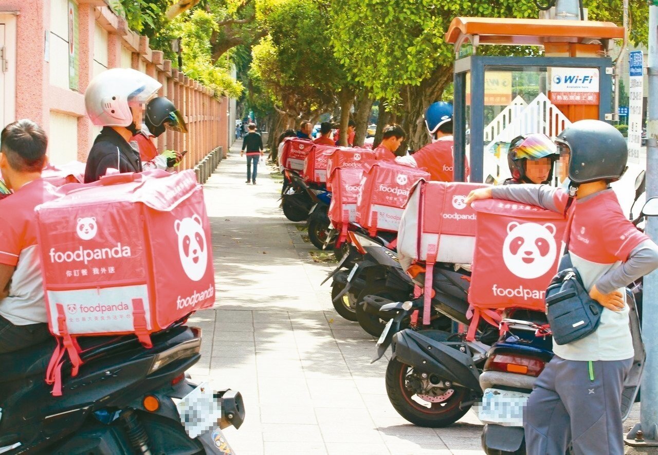 美食外送商機崛起,外送員成新興職業。 圖/聯合報系資料照片