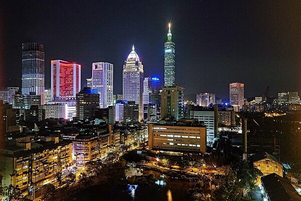 氣溫逐漸下降，跨年前後降至最低，中部以北平地低溫約可降至13、14度；台北市平地低溫約降至14、15度。誠品行旅／提供