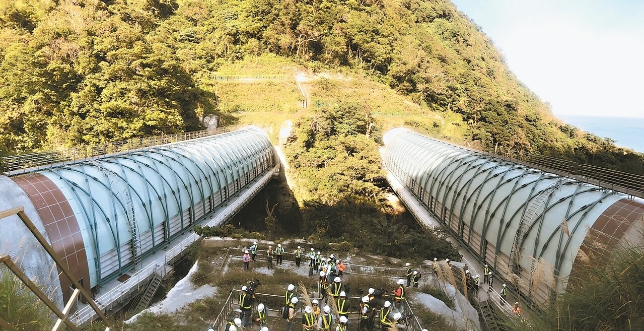 連結觀音、谷風隧道的鼓音橋。 記者侯俐安/攝影