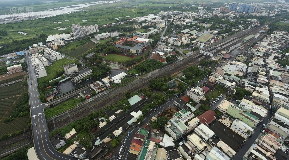 九曲堂火車站周邊土地。照片高雄市都發局提供