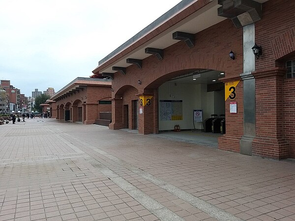 捷運淡水站第3出口28日起開放旅客使用。圖/北捷提供