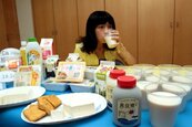 喝豆漿、大骨湯能取代牛奶補鈣？　專家破解迷思